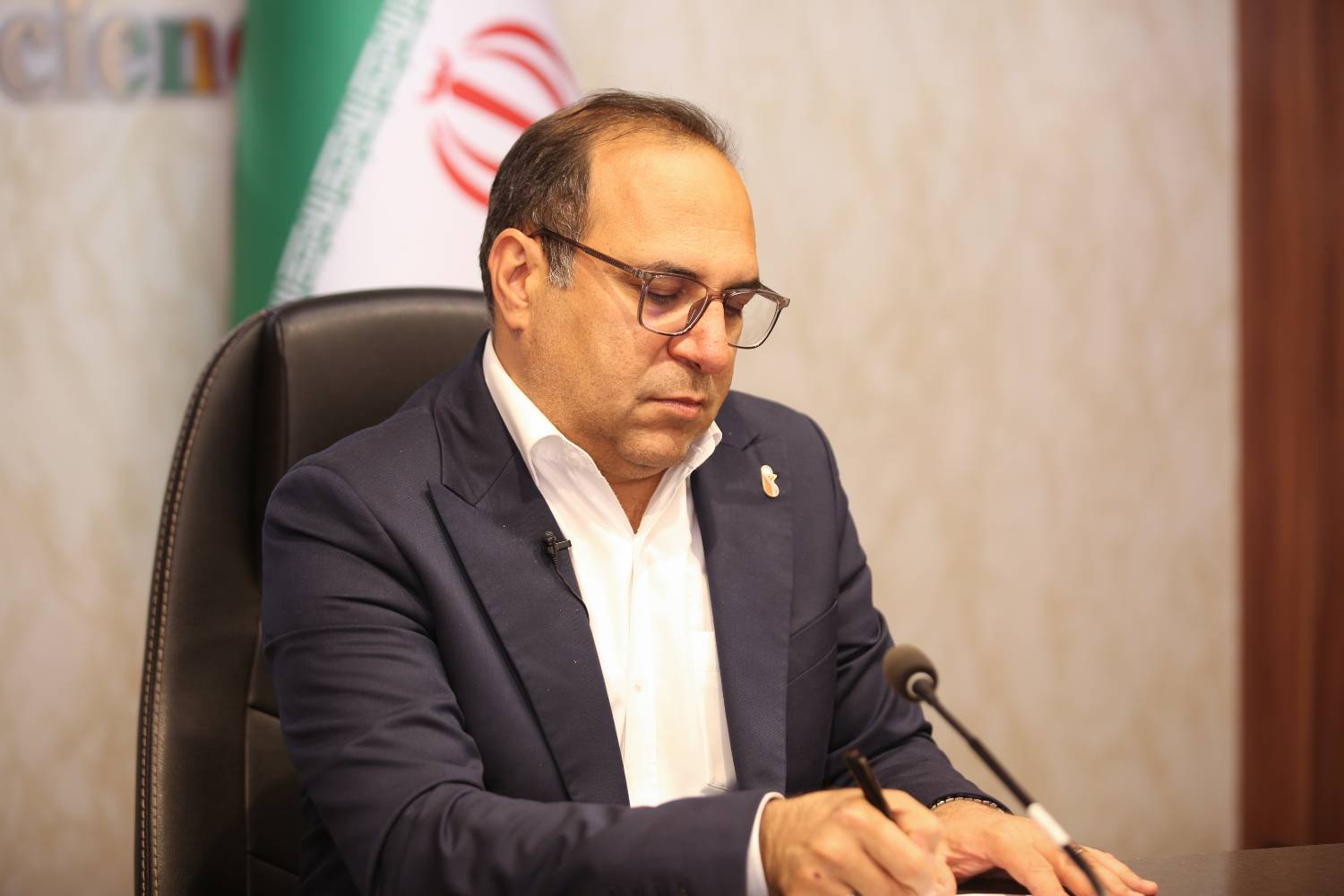 پیام رئیس محترم دانشگاه علوم پزشکی ایران به مناسبت شروع پویش آگاه سازی کارکنان مراکز درمانی در زمینه شناسایی، مداخله و پیشگیری در موارد کودک آزاری