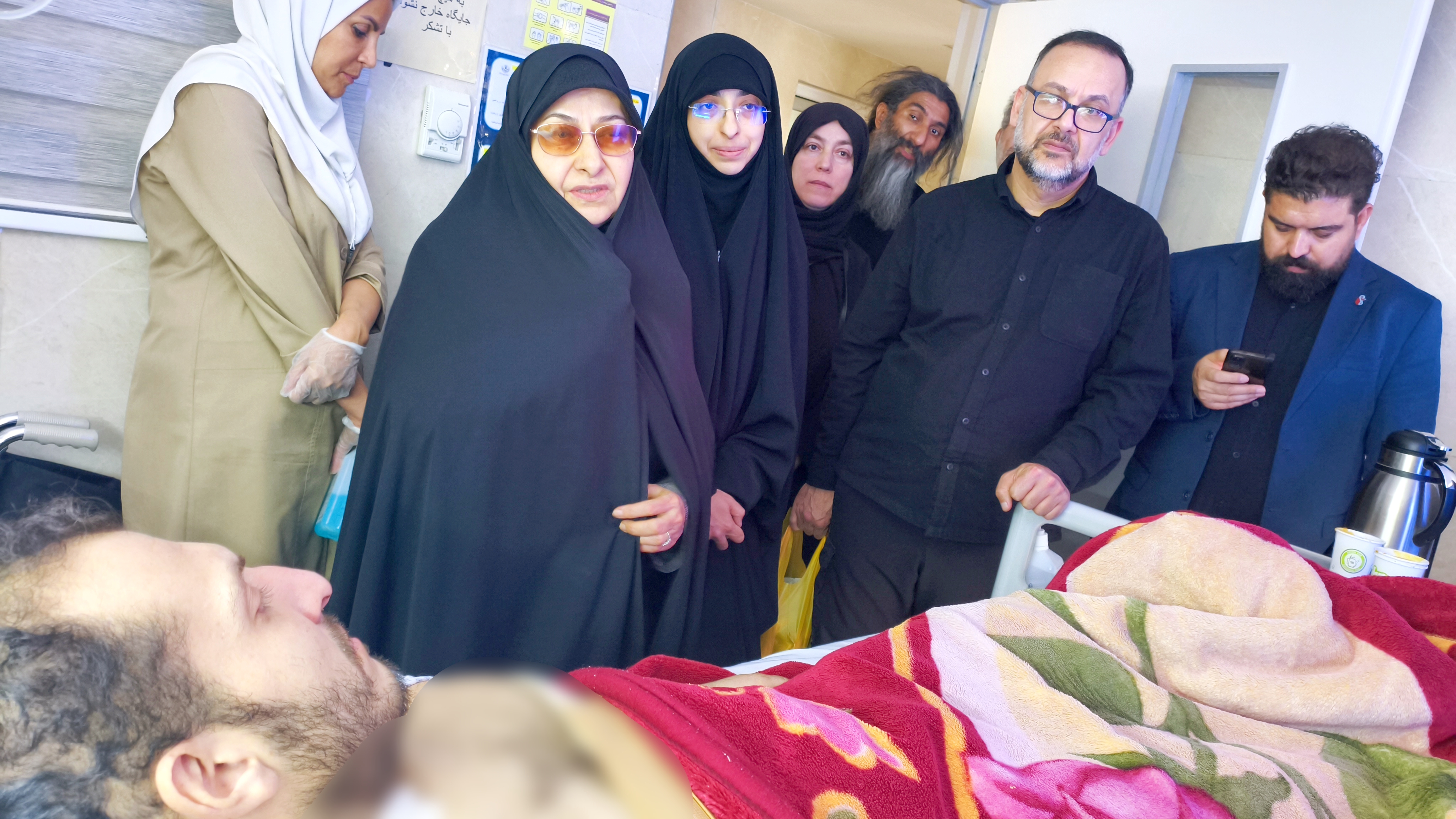 عیادت انسیه خزعلی از مجروحین